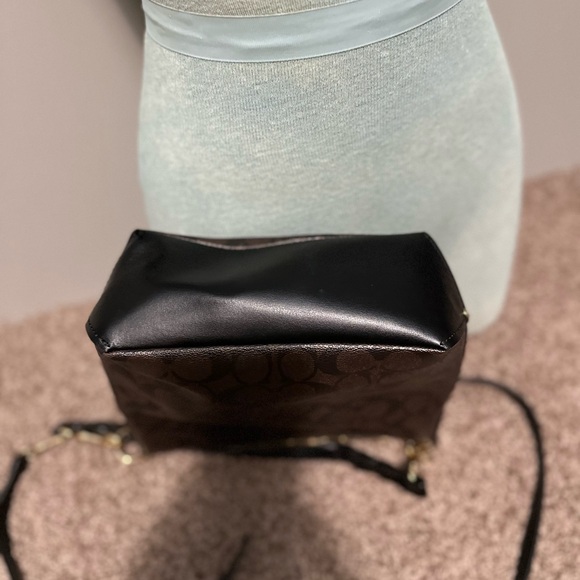 Coach Brown Signature Women's Bag - Picture 7 of 7